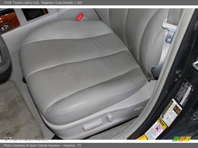 Magnetic Gray Metallic / Ash 2008 Toyota Camry XLE