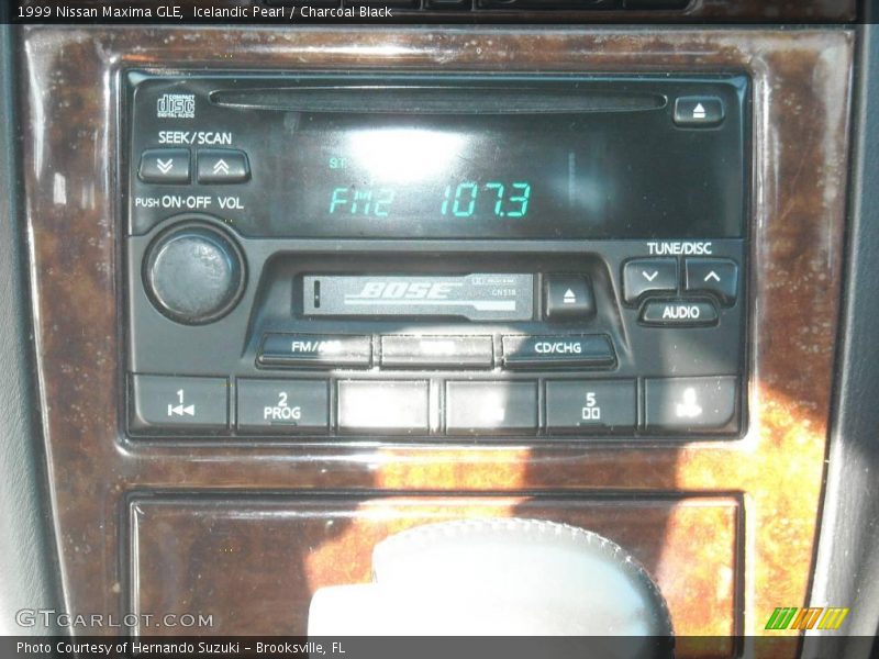 Icelandic Pearl / Charcoal Black 1999 Nissan Maxima GLE