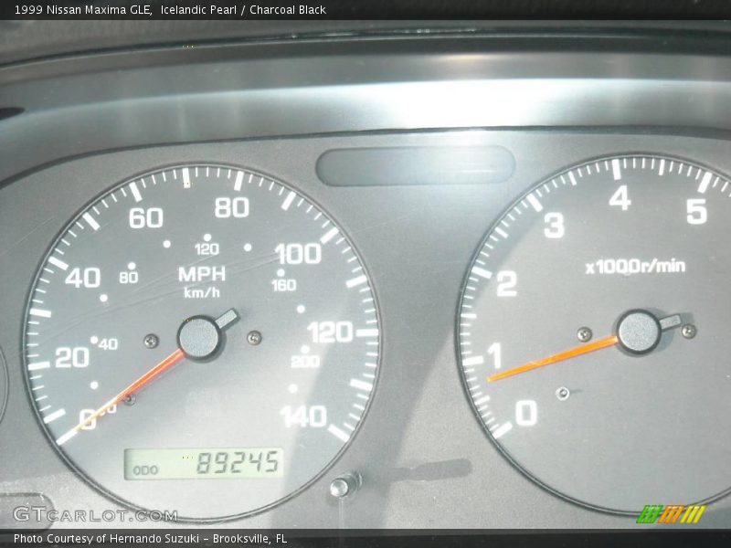 Icelandic Pearl / Charcoal Black 1999 Nissan Maxima GLE