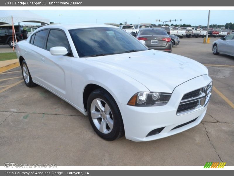 Bright White / Black 2011 Dodge Charger SE
