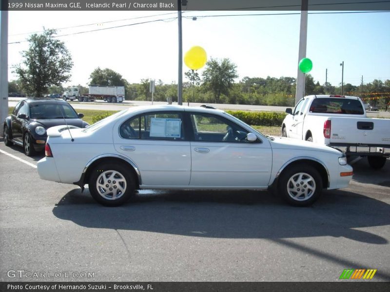 Icelandic Pearl / Charcoal Black 1999 Nissan Maxima GLE