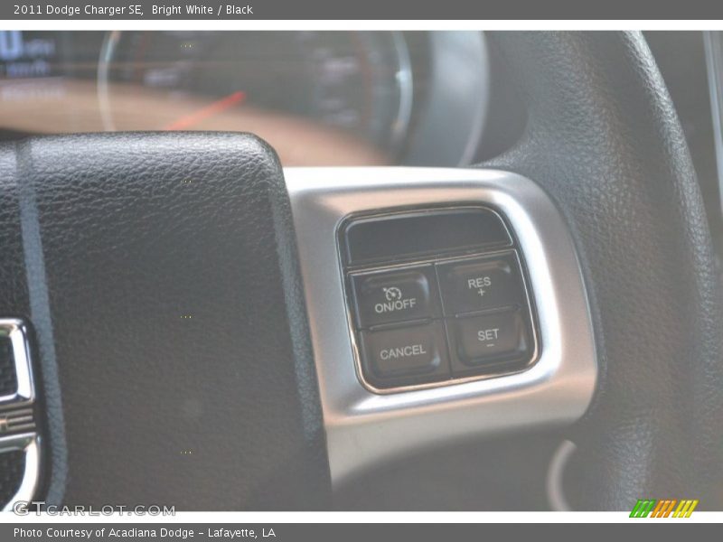 Bright White / Black 2011 Dodge Charger SE