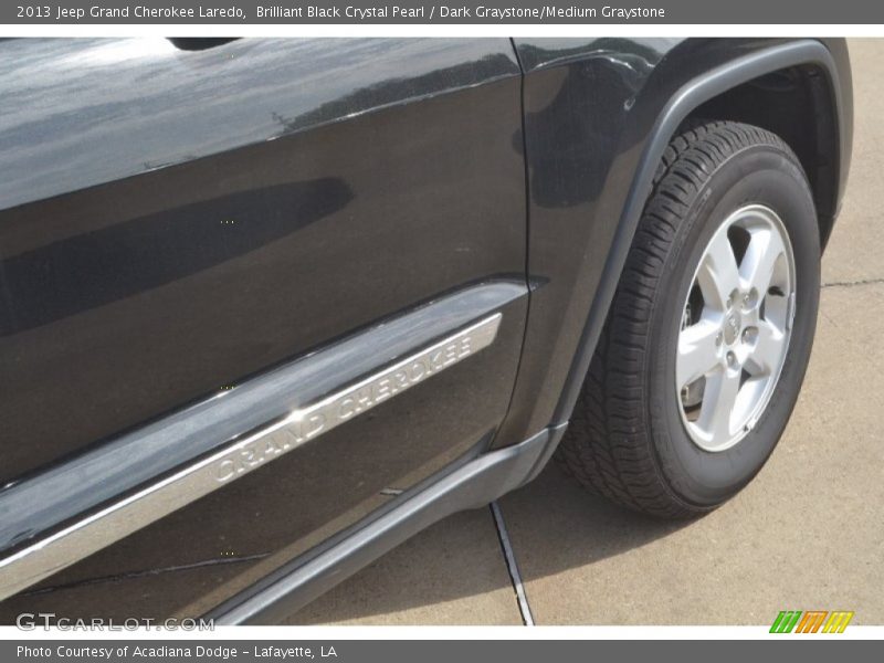 Brilliant Black Crystal Pearl / Dark Graystone/Medium Graystone 2013 Jeep Grand Cherokee Laredo