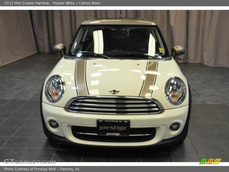 Pepper White / Carbon Black 2013 Mini Cooper Hardtop