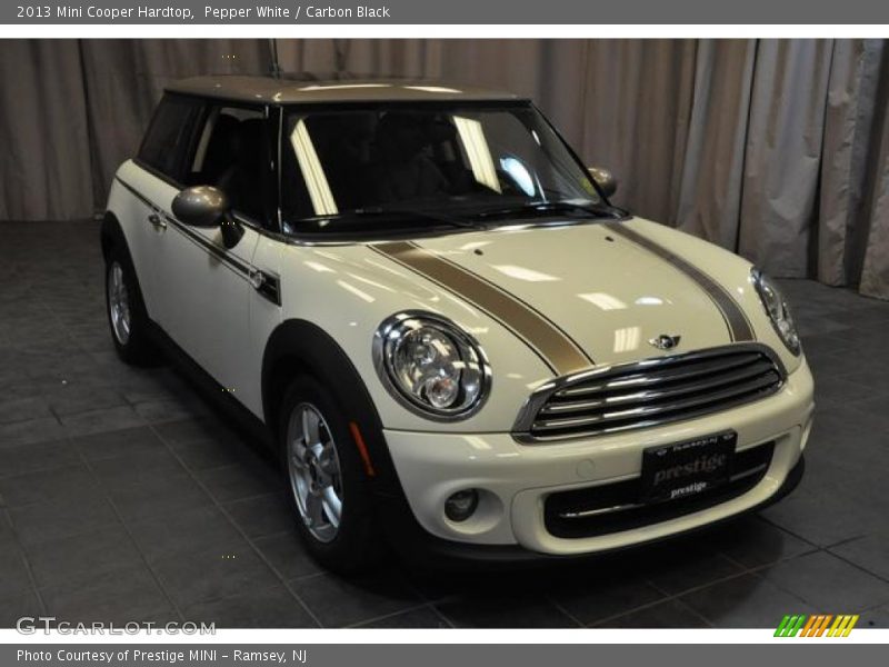 Pepper White / Carbon Black 2013 Mini Cooper Hardtop