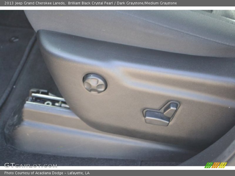 Brilliant Black Crystal Pearl / Dark Graystone/Medium Graystone 2013 Jeep Grand Cherokee Laredo