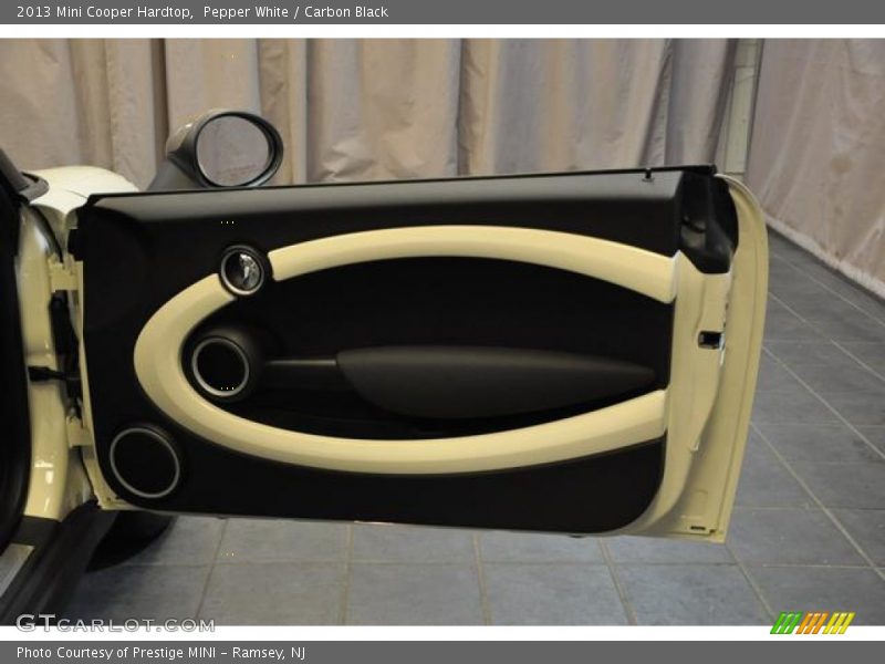 Pepper White / Carbon Black 2013 Mini Cooper Hardtop