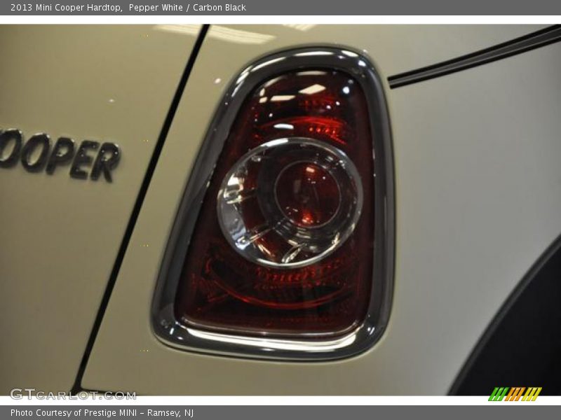 Pepper White / Carbon Black 2013 Mini Cooper Hardtop