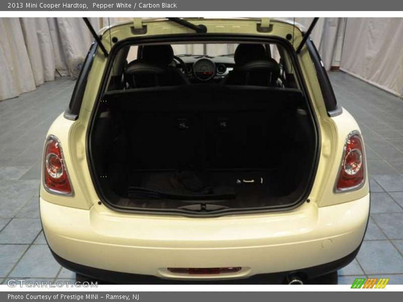 Pepper White / Carbon Black 2013 Mini Cooper Hardtop