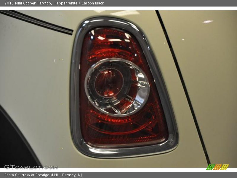 Pepper White / Carbon Black 2013 Mini Cooper Hardtop