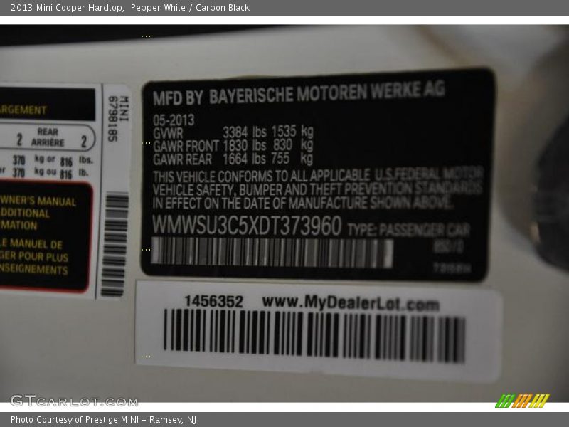 Pepper White / Carbon Black 2013 Mini Cooper Hardtop