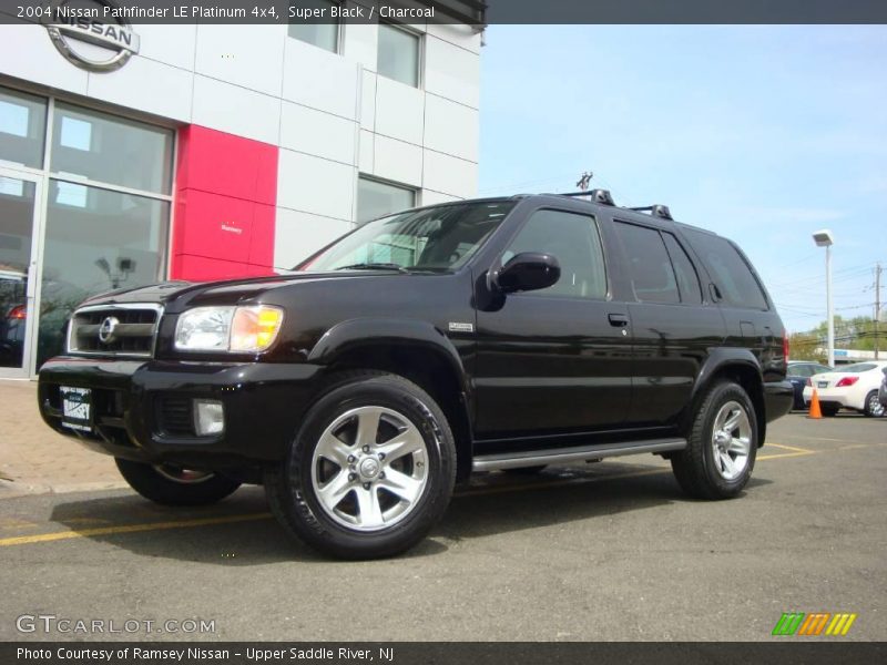 Super Black / Charcoal 2004 Nissan Pathfinder LE Platinum 4x4