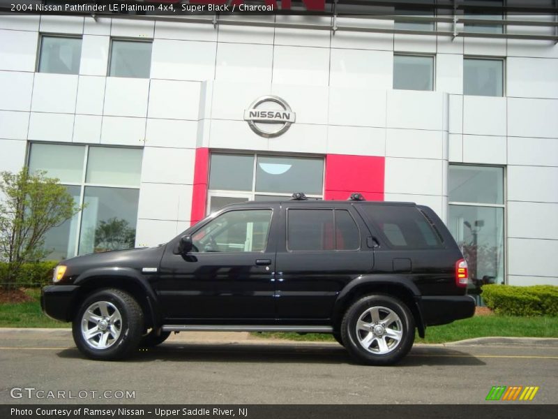 Super Black / Charcoal 2004 Nissan Pathfinder LE Platinum 4x4
