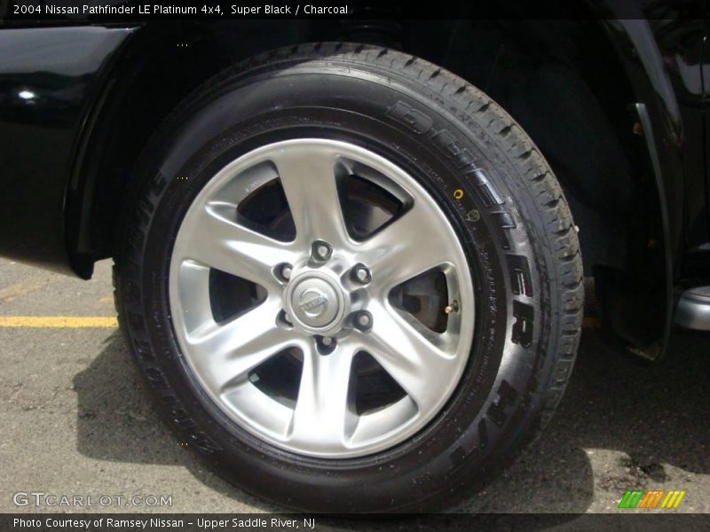 Super Black / Charcoal 2004 Nissan Pathfinder LE Platinum 4x4