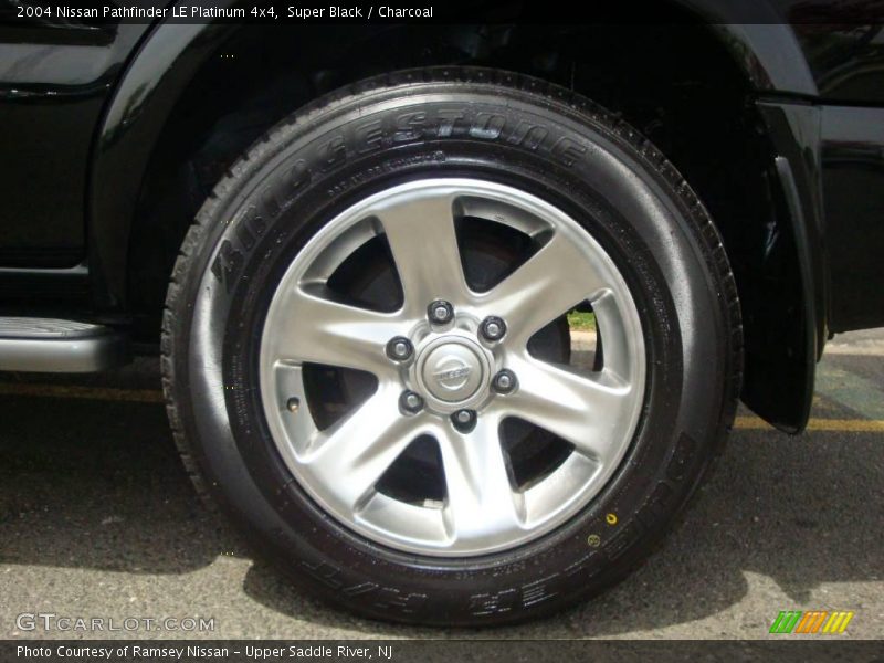 Super Black / Charcoal 2004 Nissan Pathfinder LE Platinum 4x4