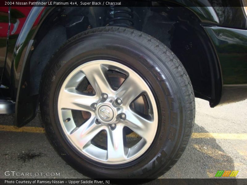 Super Black / Charcoal 2004 Nissan Pathfinder LE Platinum 4x4