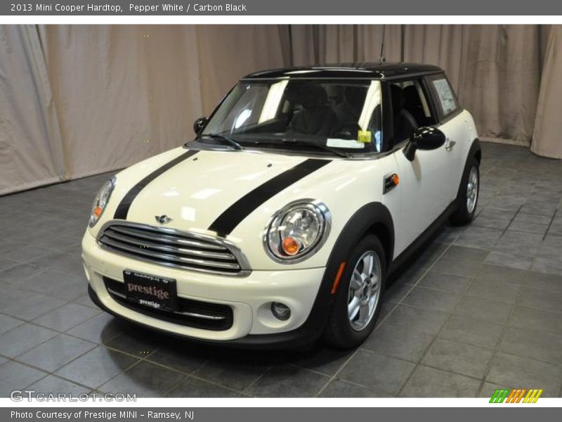 Pepper White / Carbon Black 2013 Mini Cooper Hardtop