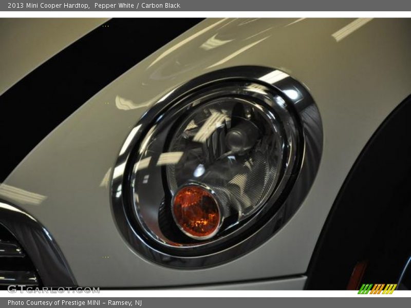 Pepper White / Carbon Black 2013 Mini Cooper Hardtop