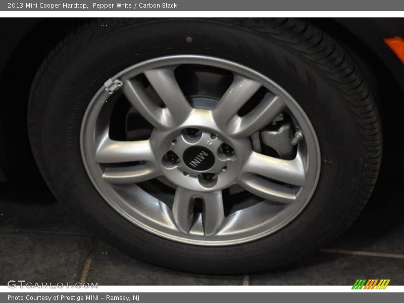 Pepper White / Carbon Black 2013 Mini Cooper Hardtop