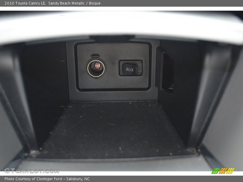 Sandy Beach Metallic / Bisque 2010 Toyota Camry LE