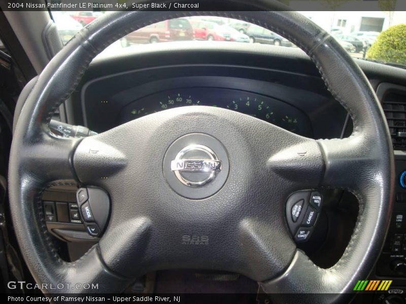 Super Black / Charcoal 2004 Nissan Pathfinder LE Platinum 4x4