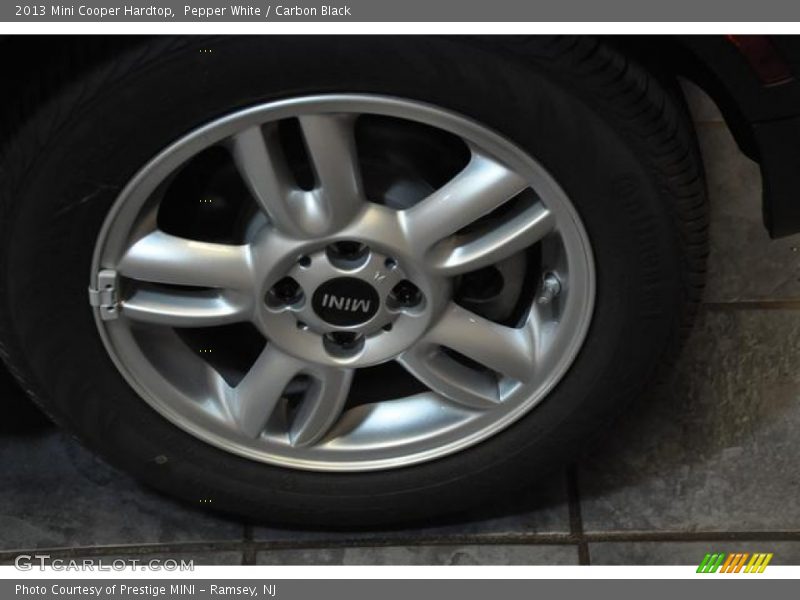 Pepper White / Carbon Black 2013 Mini Cooper Hardtop