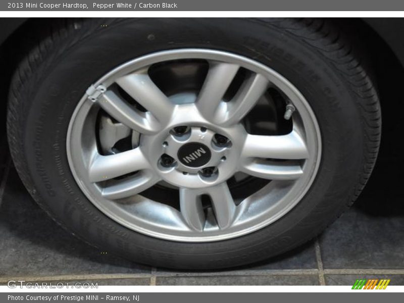 Pepper White / Carbon Black 2013 Mini Cooper Hardtop