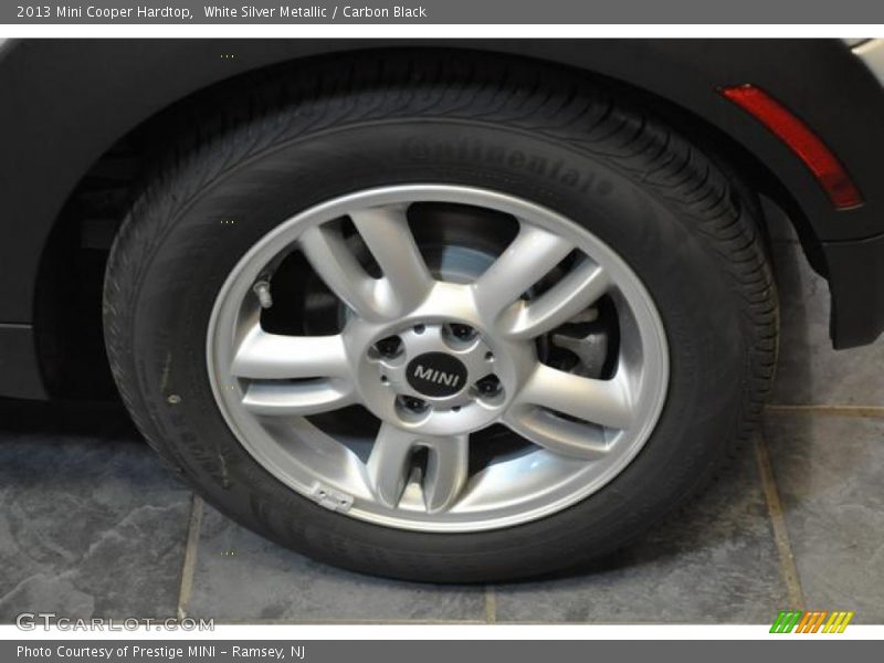 White Silver Metallic / Carbon Black 2013 Mini Cooper Hardtop