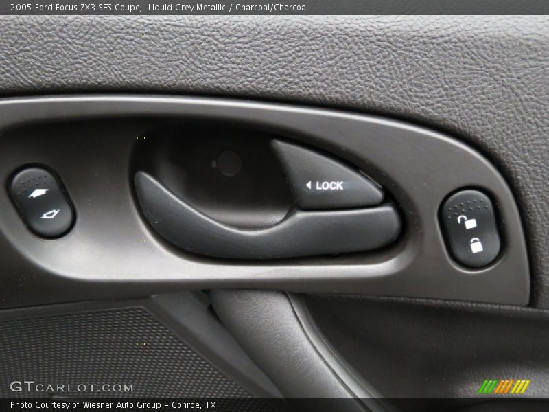 Liquid Grey Metallic / Charcoal/Charcoal 2005 Ford Focus ZX3 SES Coupe