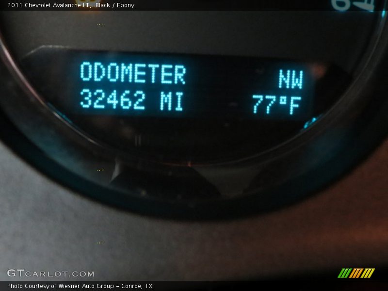 Black / Ebony 2011 Chevrolet Avalanche LT