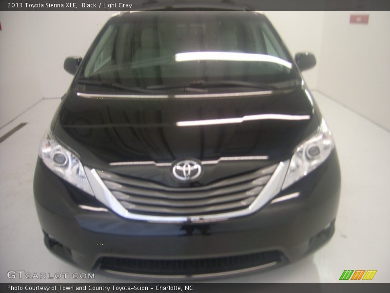 Black / Light Gray 2013 Toyota Sienna XLE