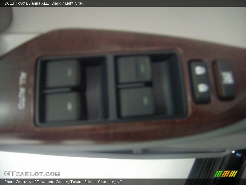 Black / Light Gray 2013 Toyota Sienna XLE