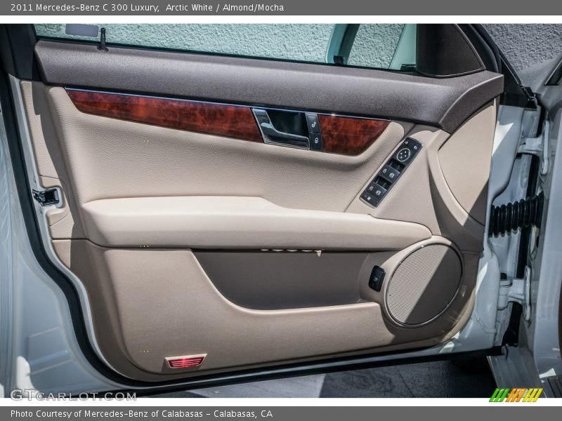 Arctic White / Almond/Mocha 2011 Mercedes-Benz C 300 Luxury