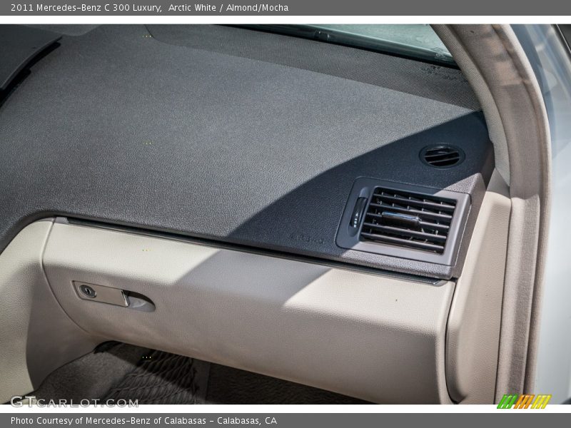 Arctic White / Almond/Mocha 2011 Mercedes-Benz C 300 Luxury