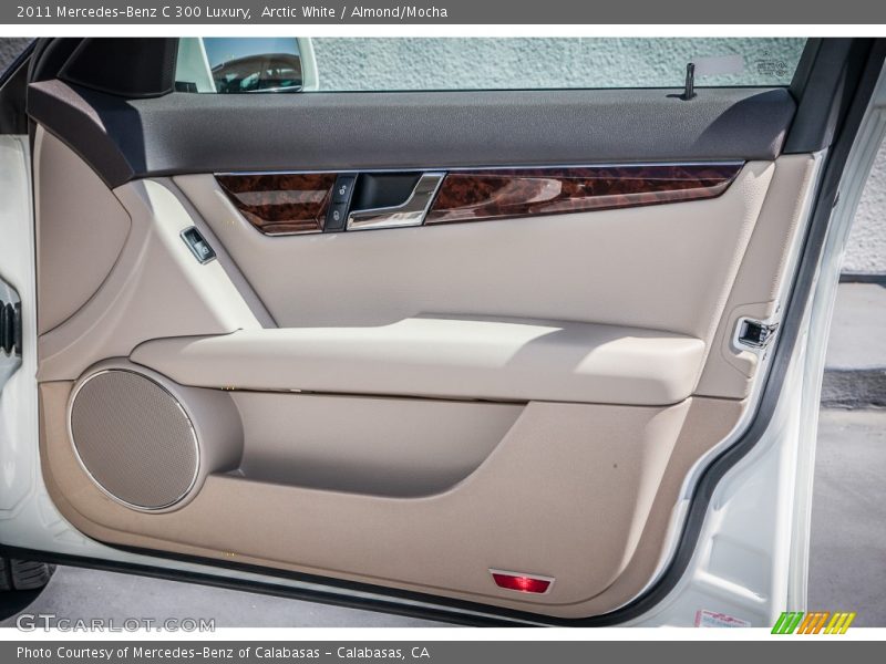 Arctic White / Almond/Mocha 2011 Mercedes-Benz C 300 Luxury