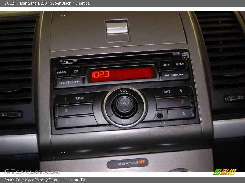 Super Black / Charcoal 2012 Nissan Sentra 2.0