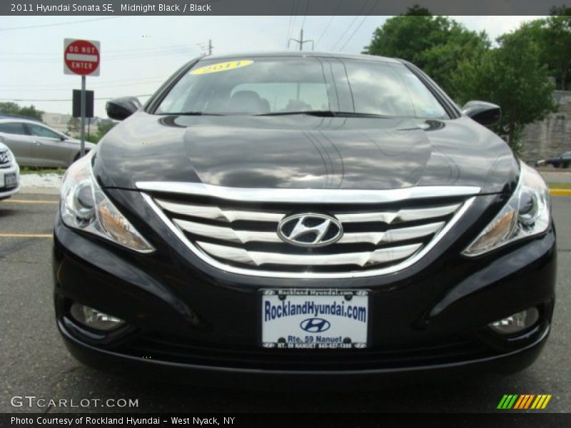 Midnight Black / Black 2011 Hyundai Sonata SE