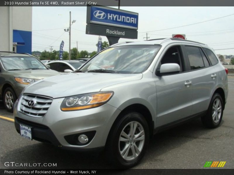 Radiant Silver / Gray 2010 Hyundai Santa Fe SE 4WD