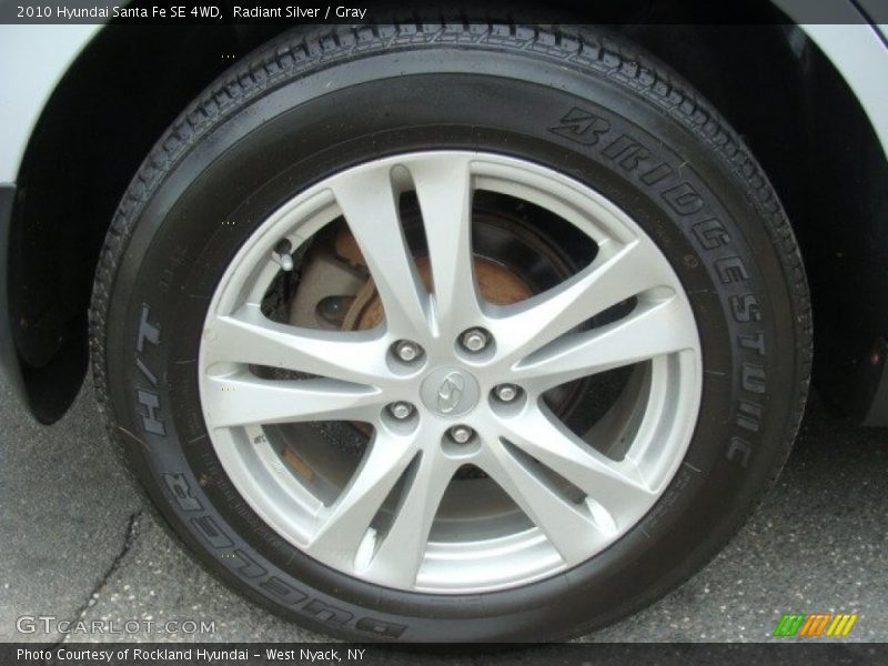 Radiant Silver / Gray 2010 Hyundai Santa Fe SE 4WD