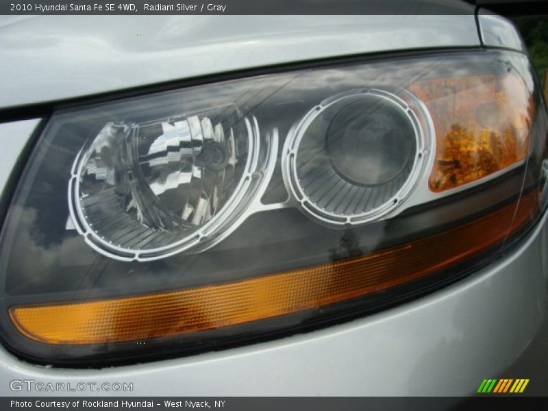 Radiant Silver / Gray 2010 Hyundai Santa Fe SE 4WD