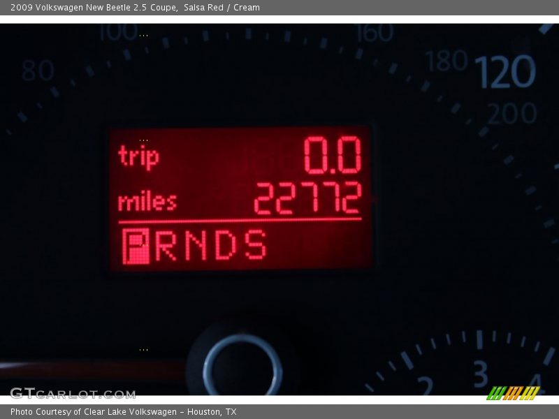 Salsa Red / Cream 2009 Volkswagen New Beetle 2.5 Coupe