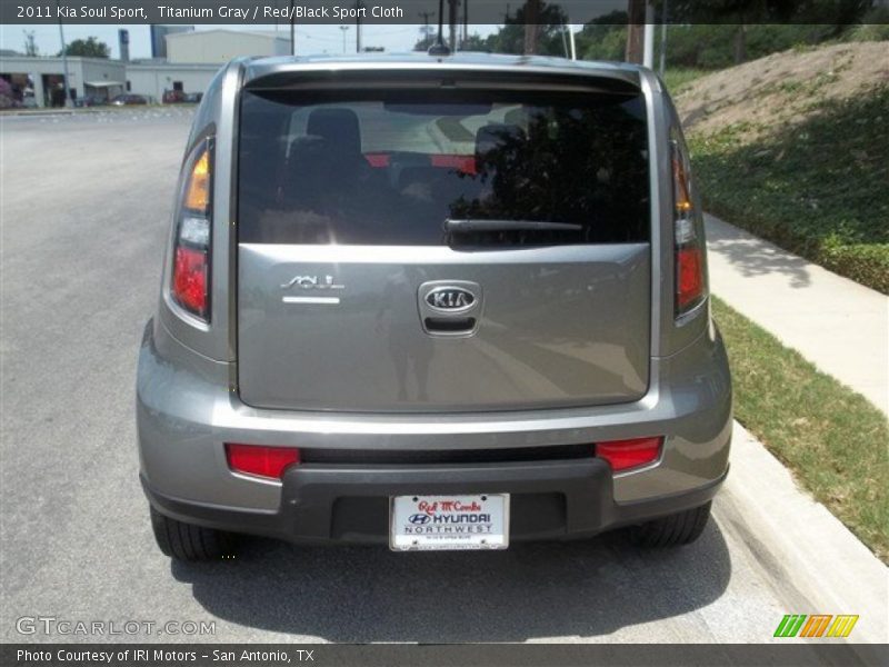 Titanium Gray / Red/Black Sport Cloth 2011 Kia Soul Sport