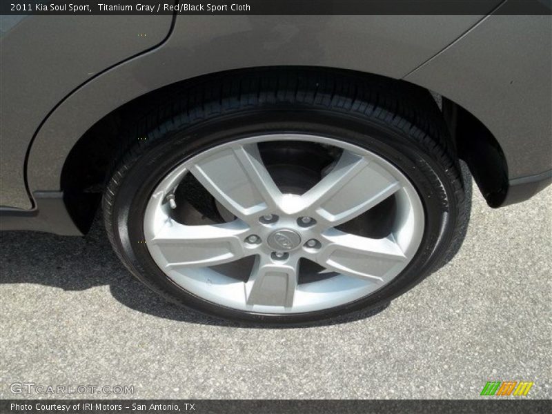Titanium Gray / Red/Black Sport Cloth 2011 Kia Soul Sport