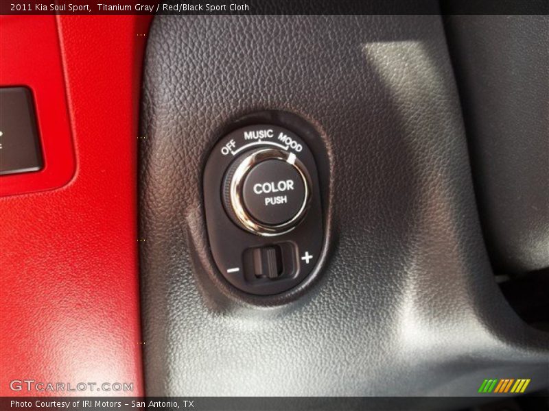 Titanium Gray / Red/Black Sport Cloth 2011 Kia Soul Sport