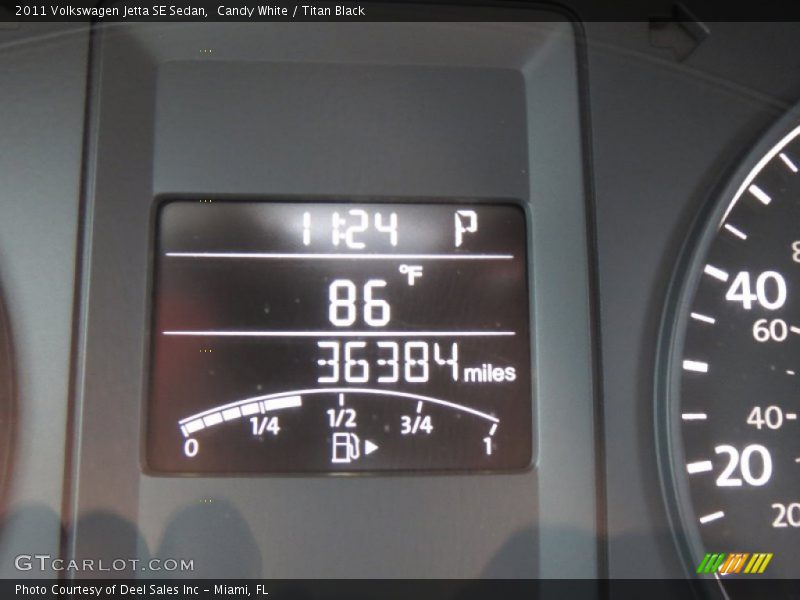 Candy White / Titan Black 2011 Volkswagen Jetta SE Sedan