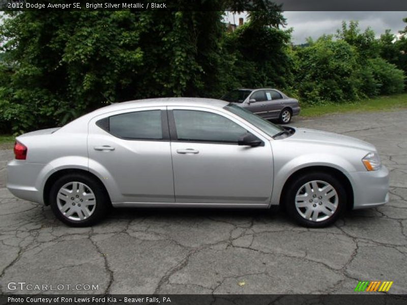 Bright Silver Metallic / Black 2012 Dodge Avenger SE