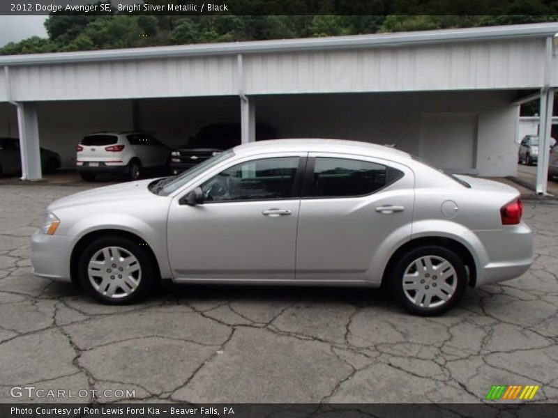 Bright Silver Metallic / Black 2012 Dodge Avenger SE