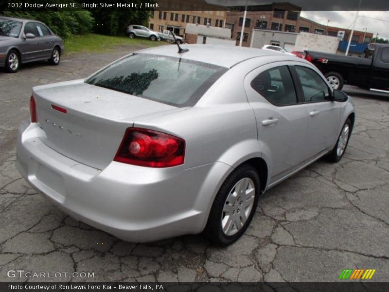 Bright Silver Metallic / Black 2012 Dodge Avenger SE
