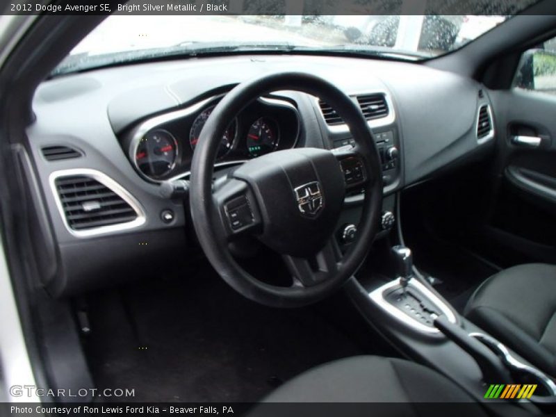 Bright Silver Metallic / Black 2012 Dodge Avenger SE