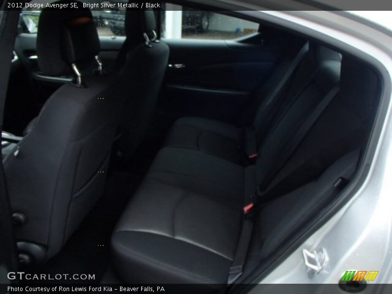 Bright Silver Metallic / Black 2012 Dodge Avenger SE